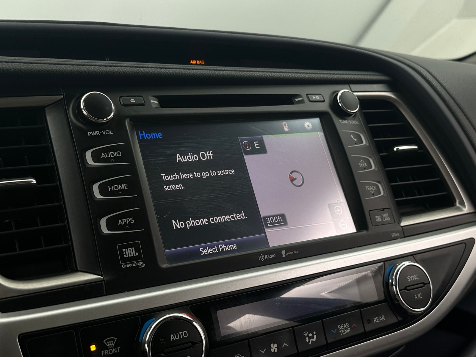 Thumbnail: 2015 Toyota Highlander - 3