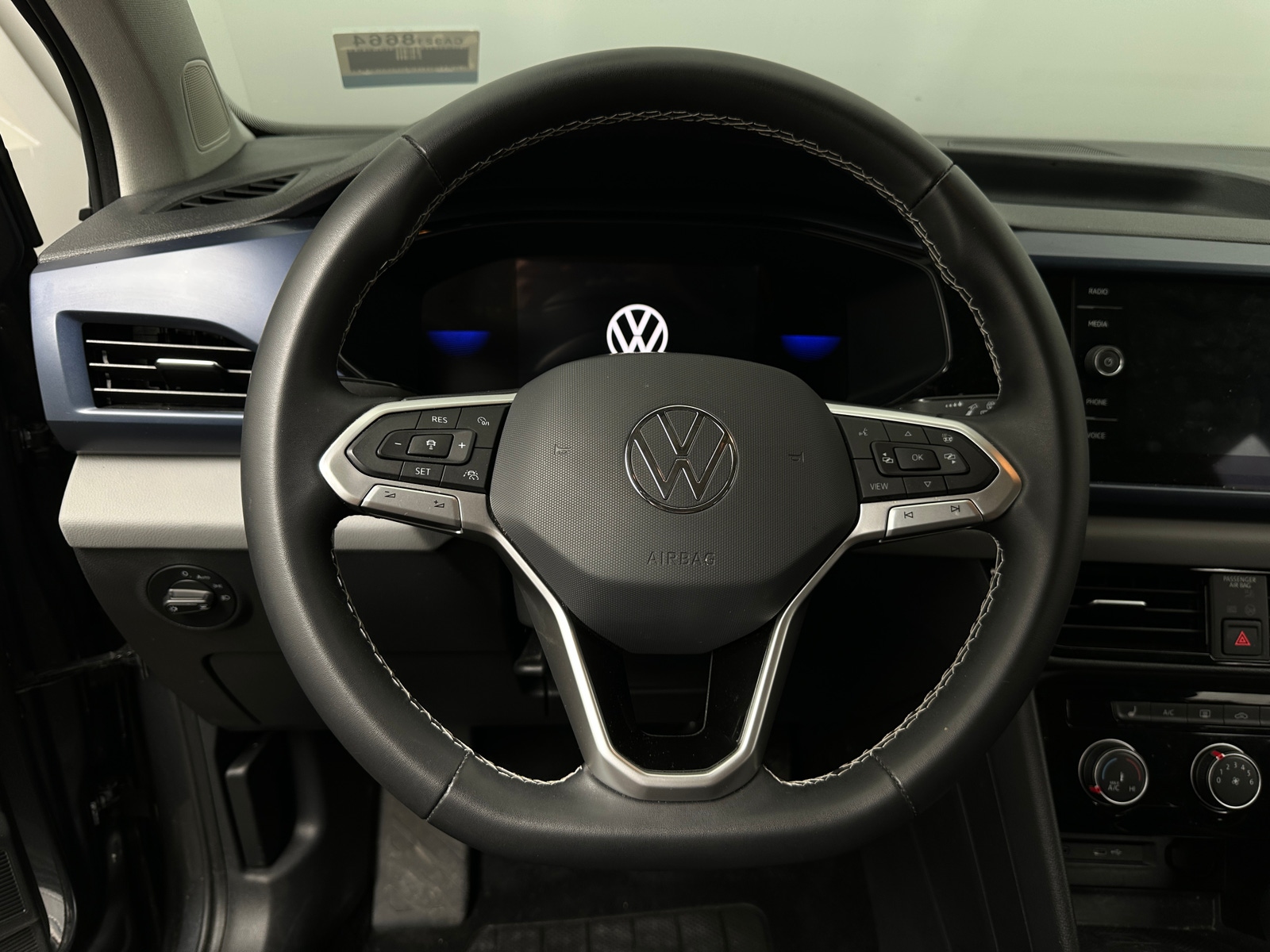 Thumbnail: 2023 Volkswagen Taos - 5