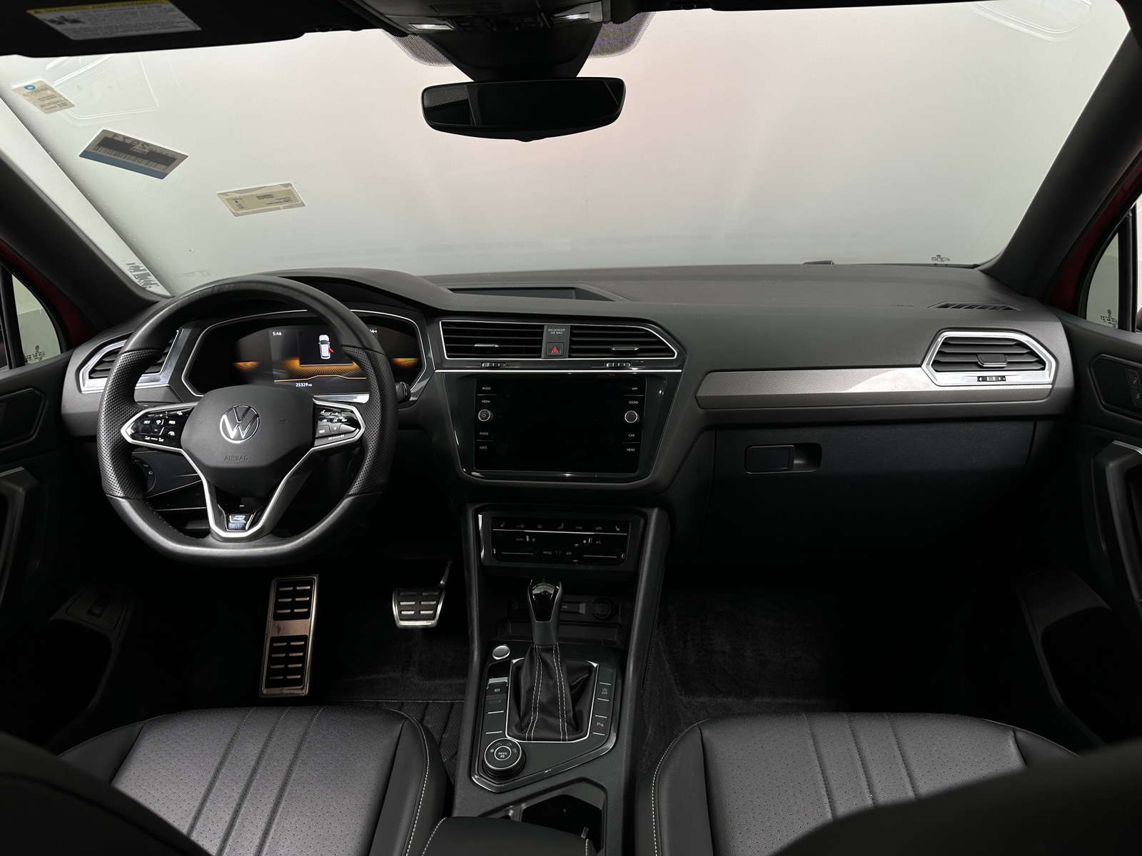 Thumbnail: 2024 Volkswagen Tiguan - 2