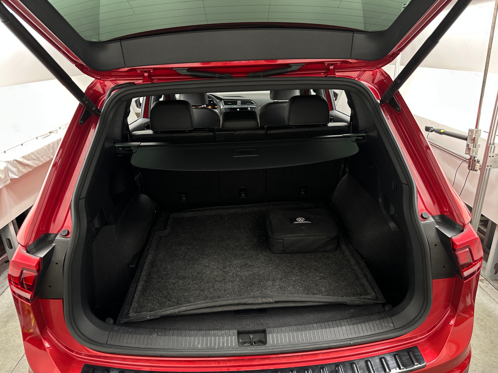 Thumbnail: 2024 Volkswagen Tiguan - 6