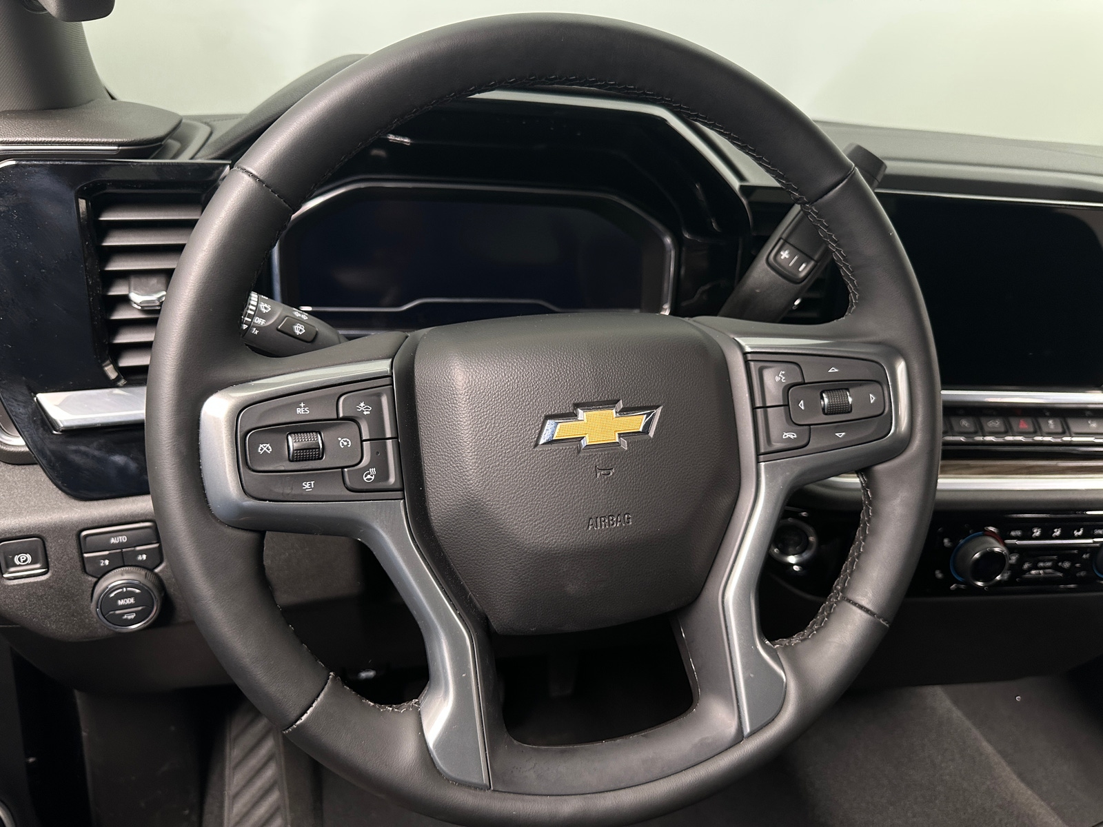 Thumbnail: 2025 Chevrolet Silverado 1500 - 5