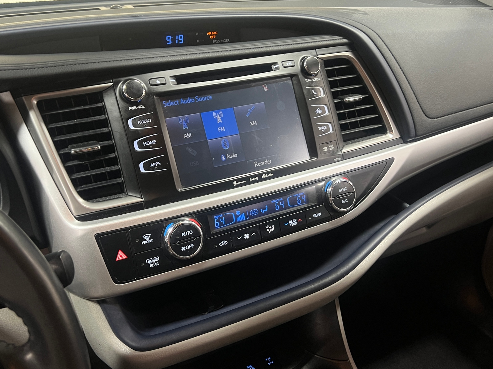 Thumbnail: 2019 Toyota Highlander - 3