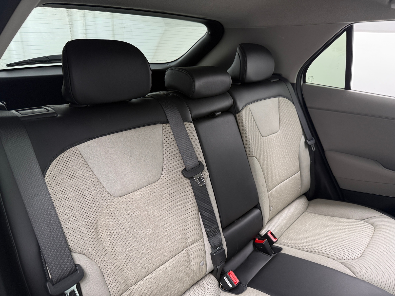 Thumbnail: 2023 Kia Niro - 5