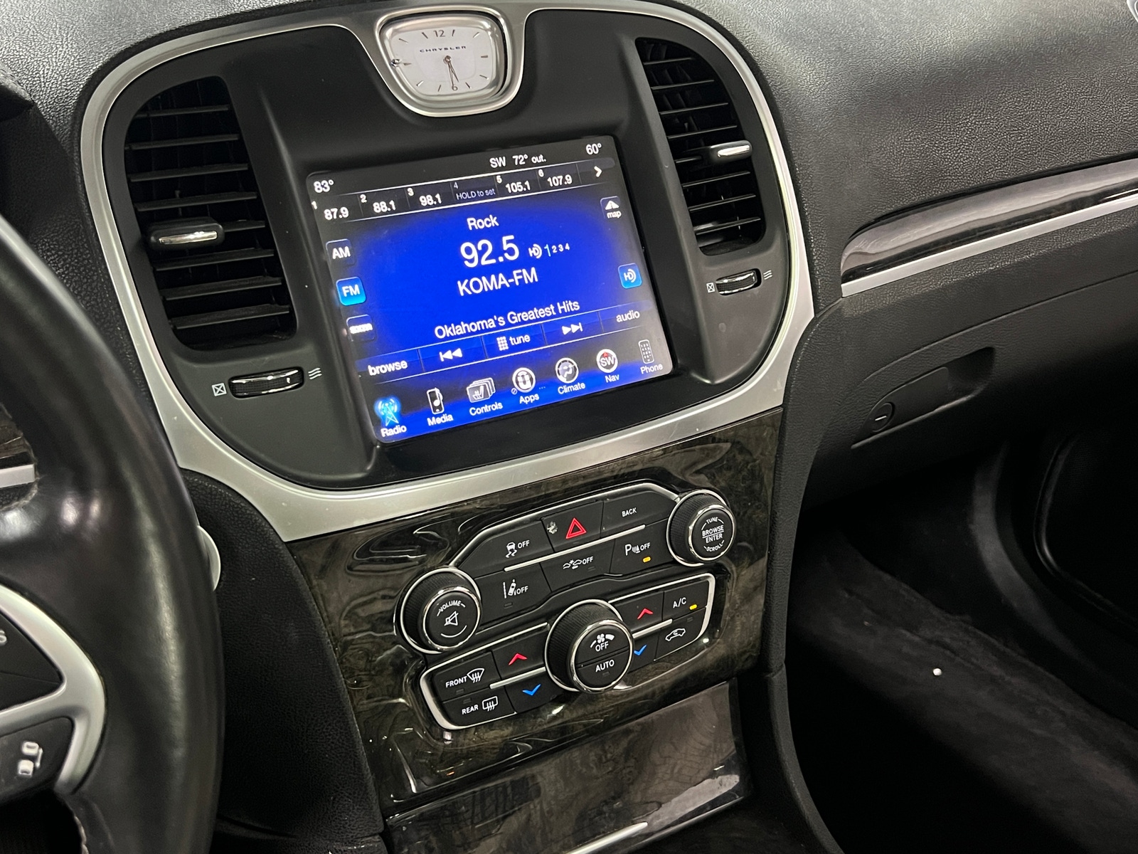 Thumbnail: 2015 Chrysler 300 - 3