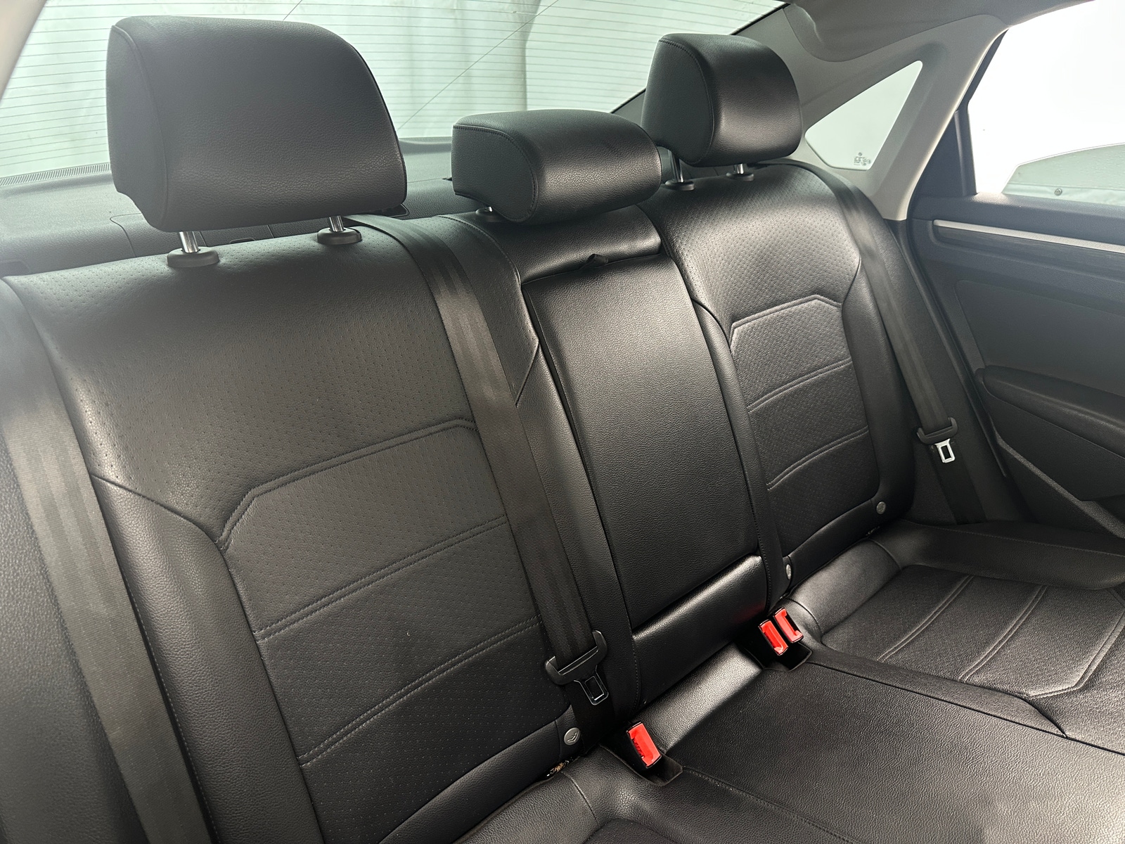 Thumbnail: 2016 Volkswagen Passat - 5