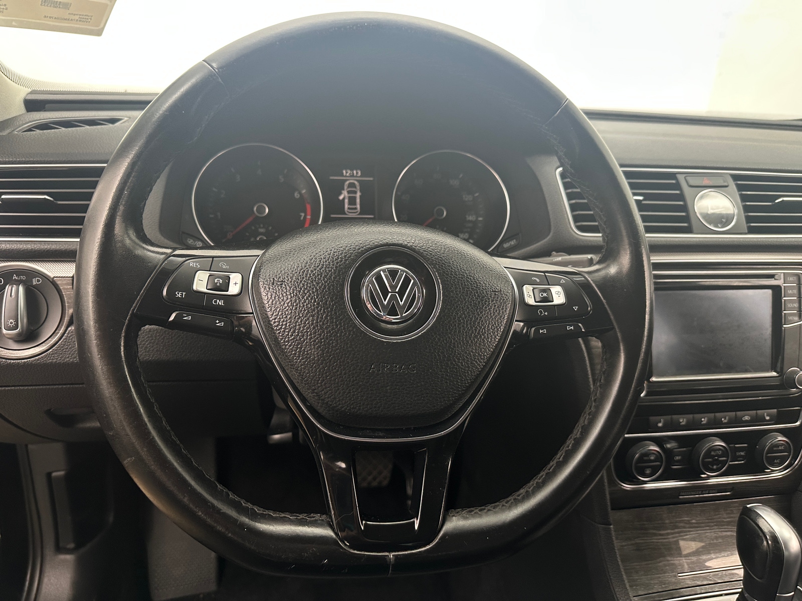 Thumbnail: 2016 Volkswagen Passat - 4