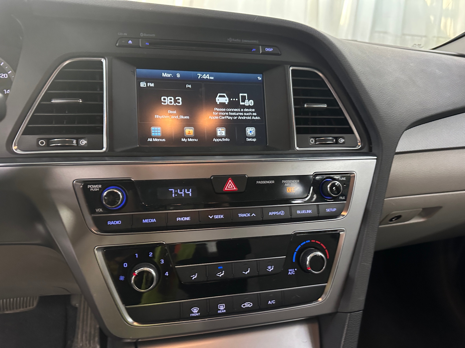 Thumbnail: 2017 Hyundai Sonata - 4