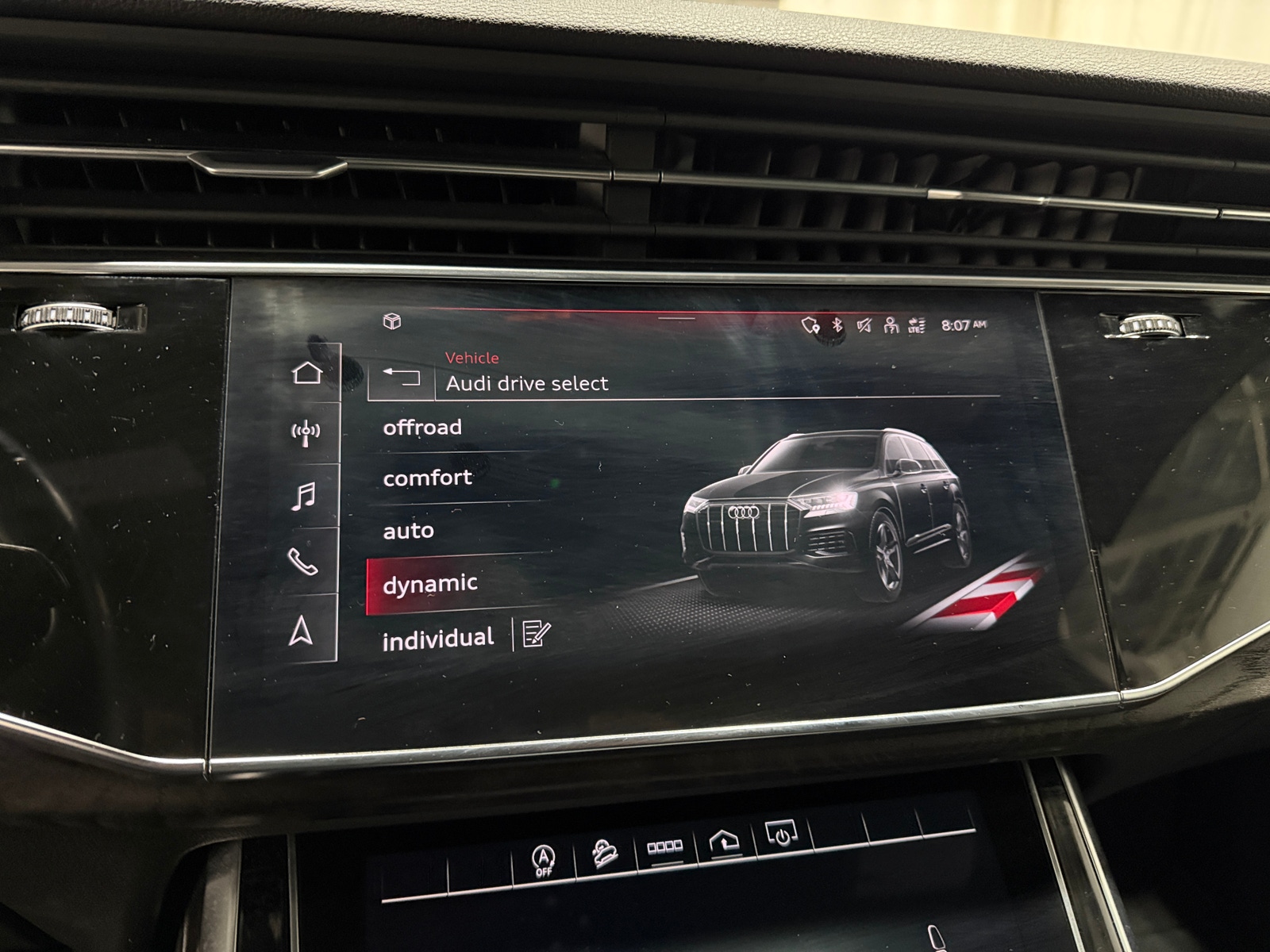 Thumbnail: 2021 Audi Q7 - 3