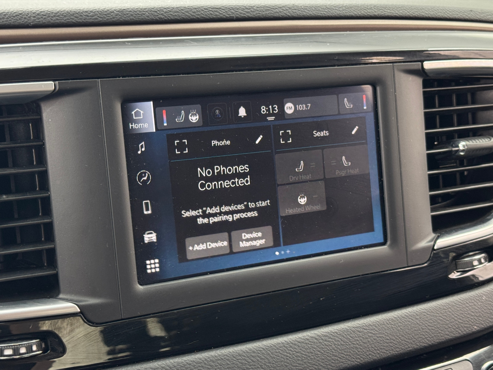 Thumbnail: 2022 Chrysler Voyager - 4