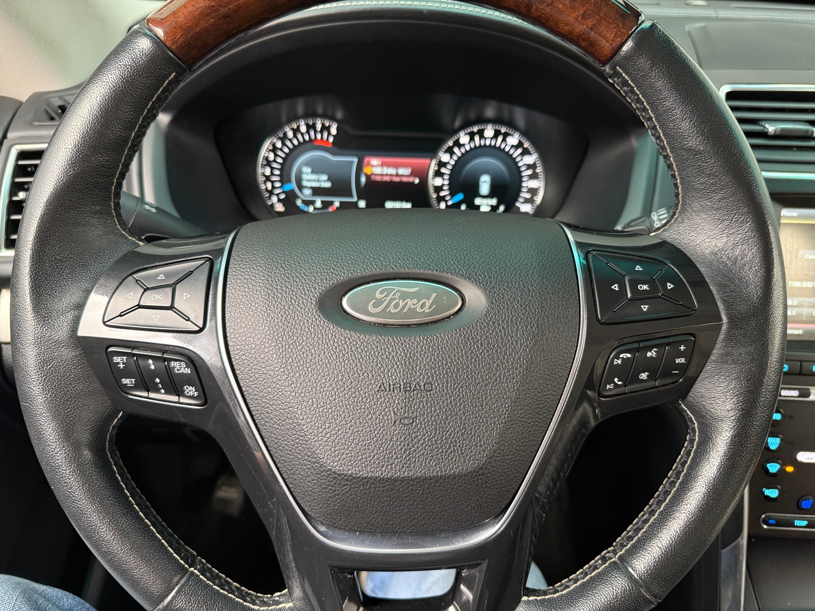 Thumbnail: 2016 Ford Explorer - 4