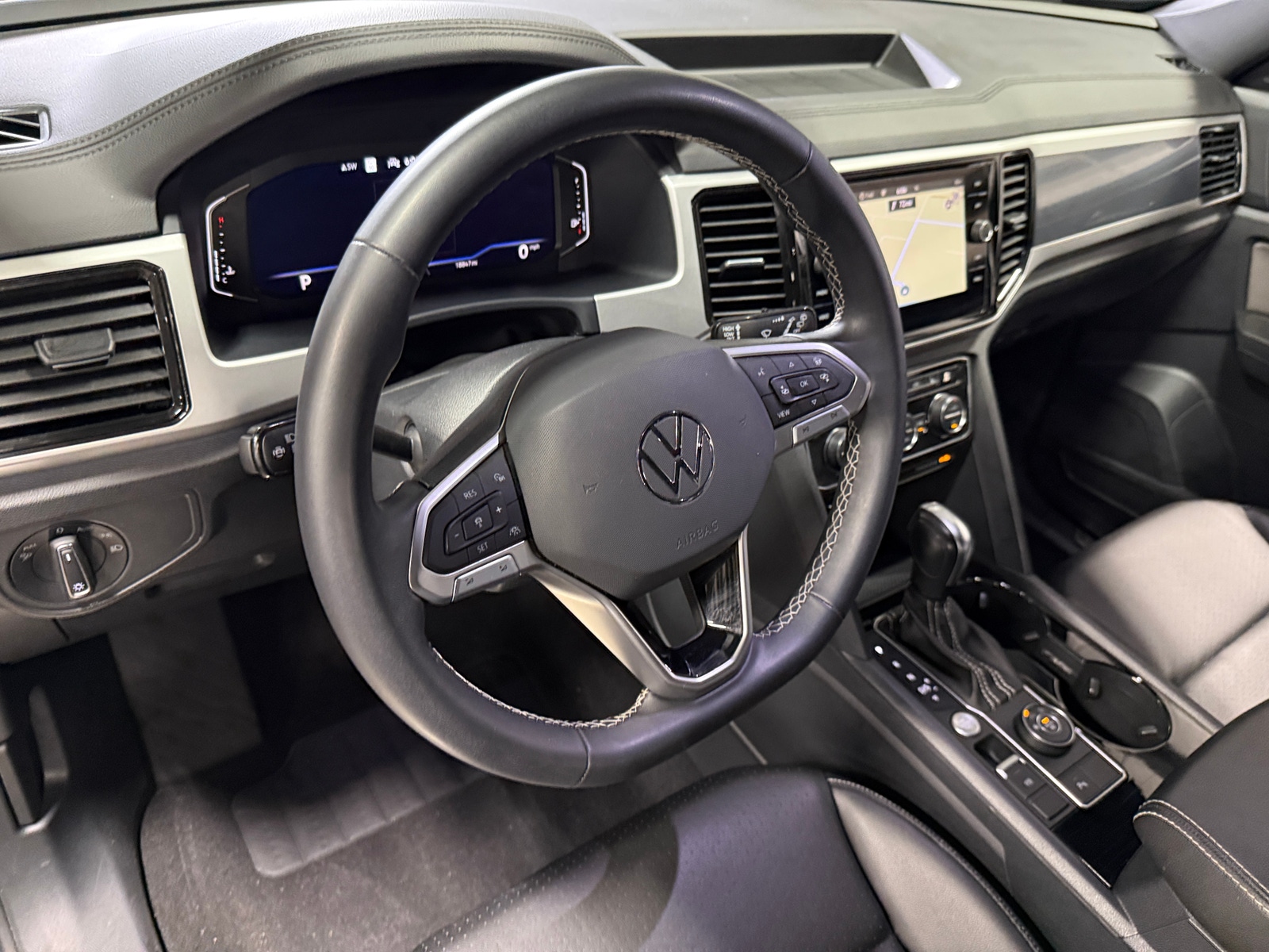 Thumbnail: 2023 Volkswagen Atlas - 4