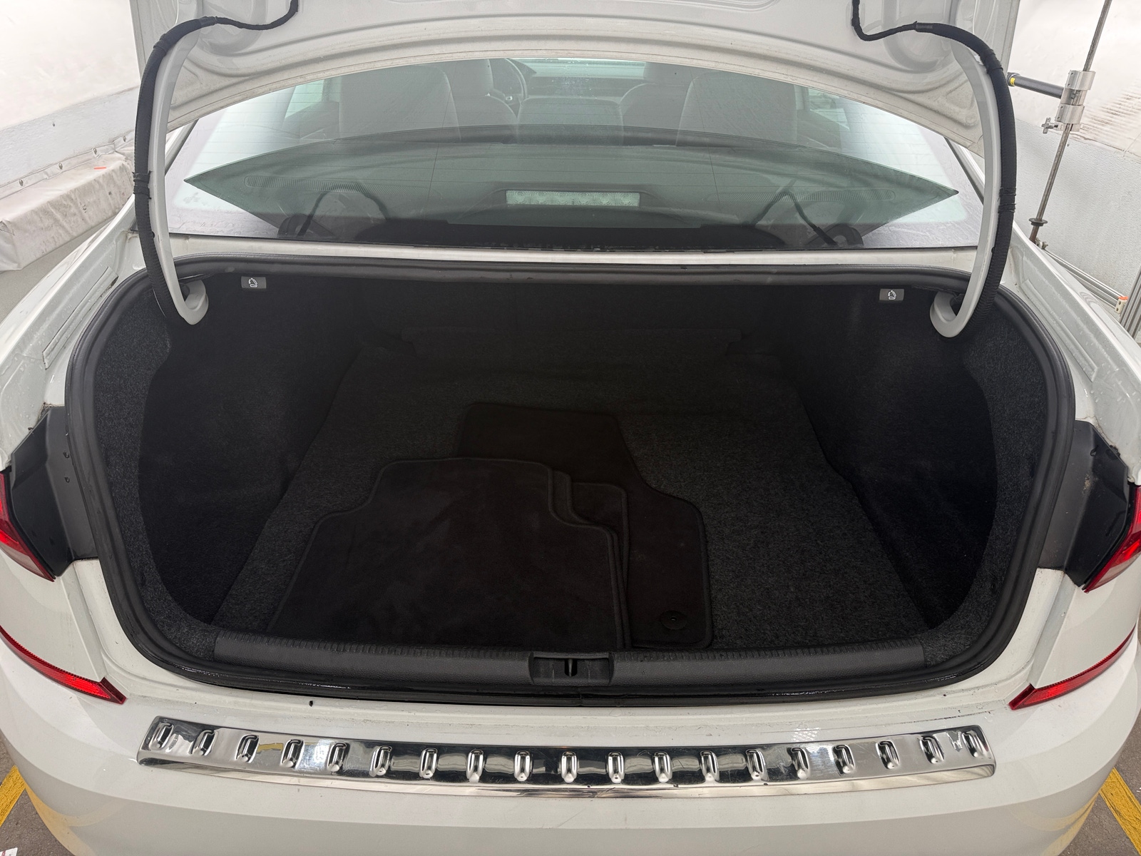 Thumbnail: 2022 Volkswagen Passat - 6