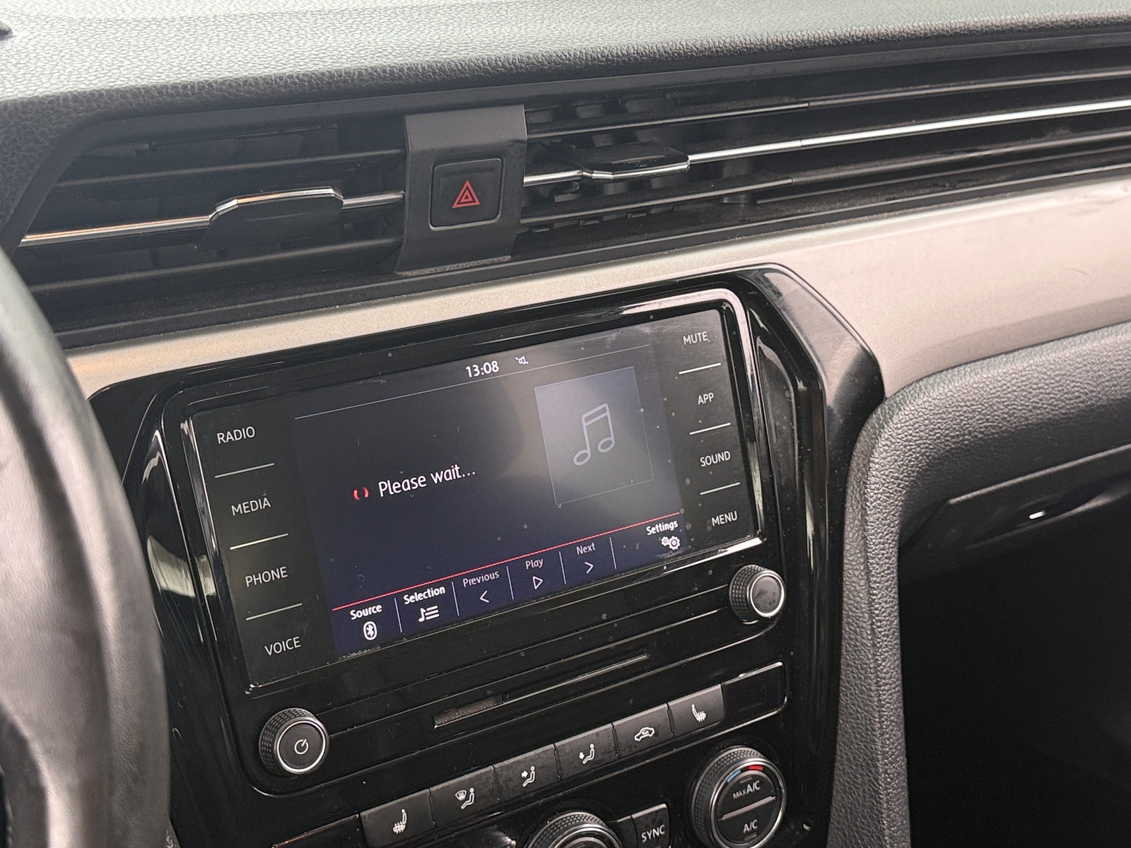 Thumbnail: 2022 Volkswagen Passat - 3