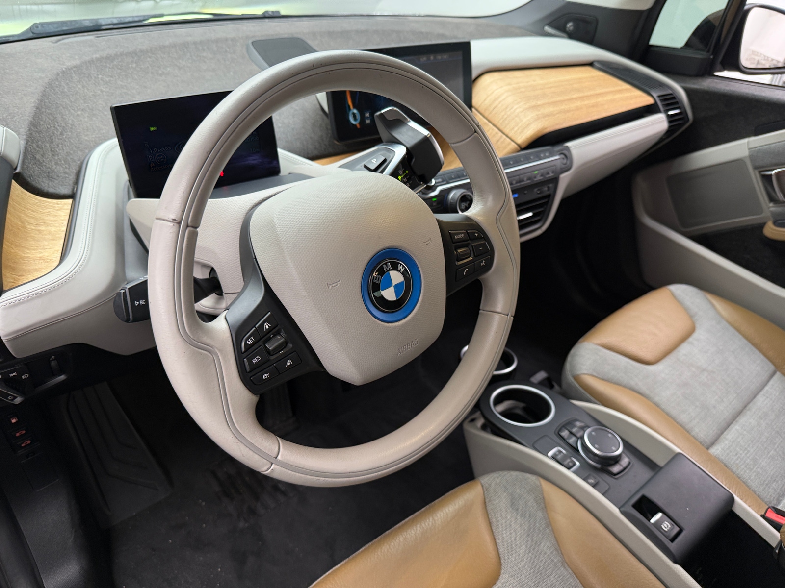 Thumbnail: 2016 BMW i3 - 5