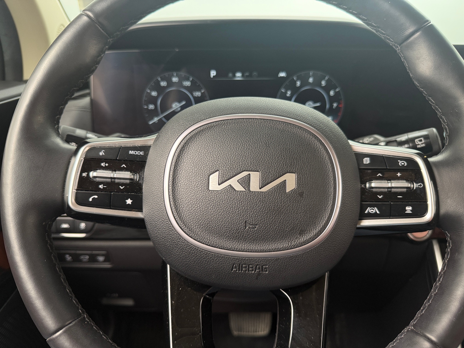 Thumbnail: 2024 Kia Carnival - 4