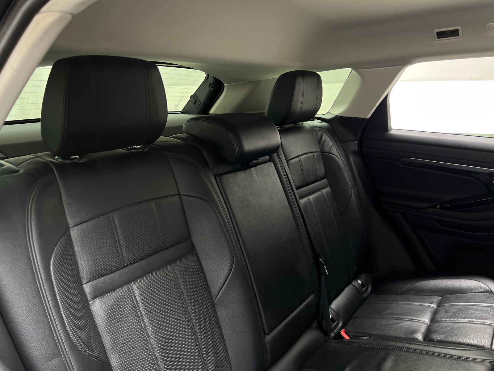 Thumbnail: 2020 Land Rover Range Rover Evoque - 5