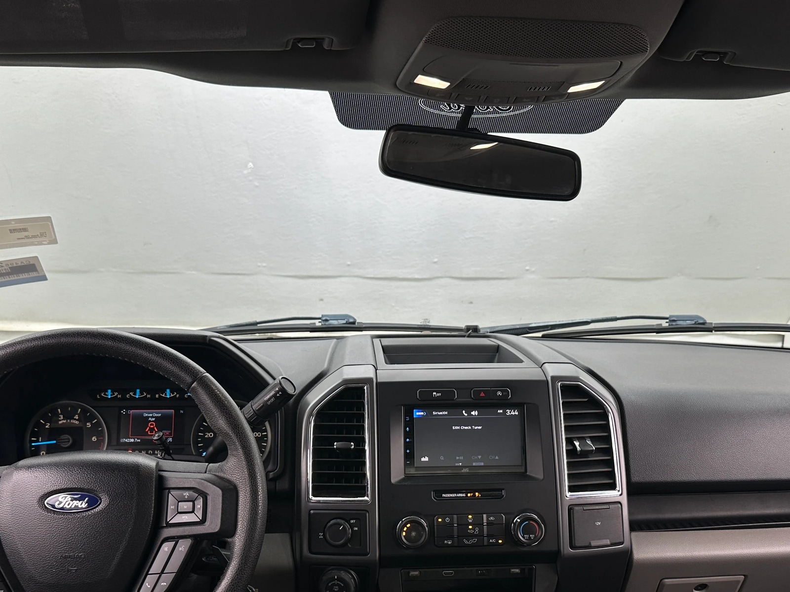 Thumbnail: 2016 Ford Econoline - 3