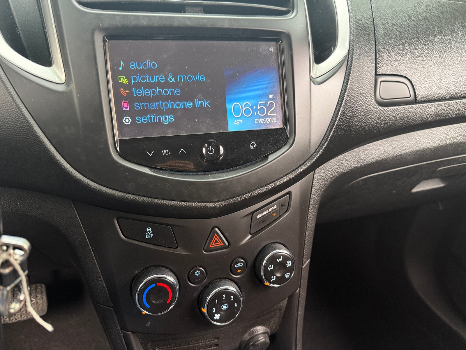 Thumbnail: 2015 Chevrolet Trax - 4