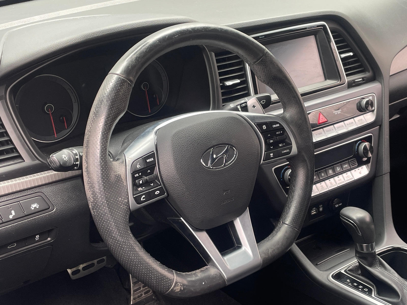 Thumbnail: 2019 Hyundai Sonata - 4