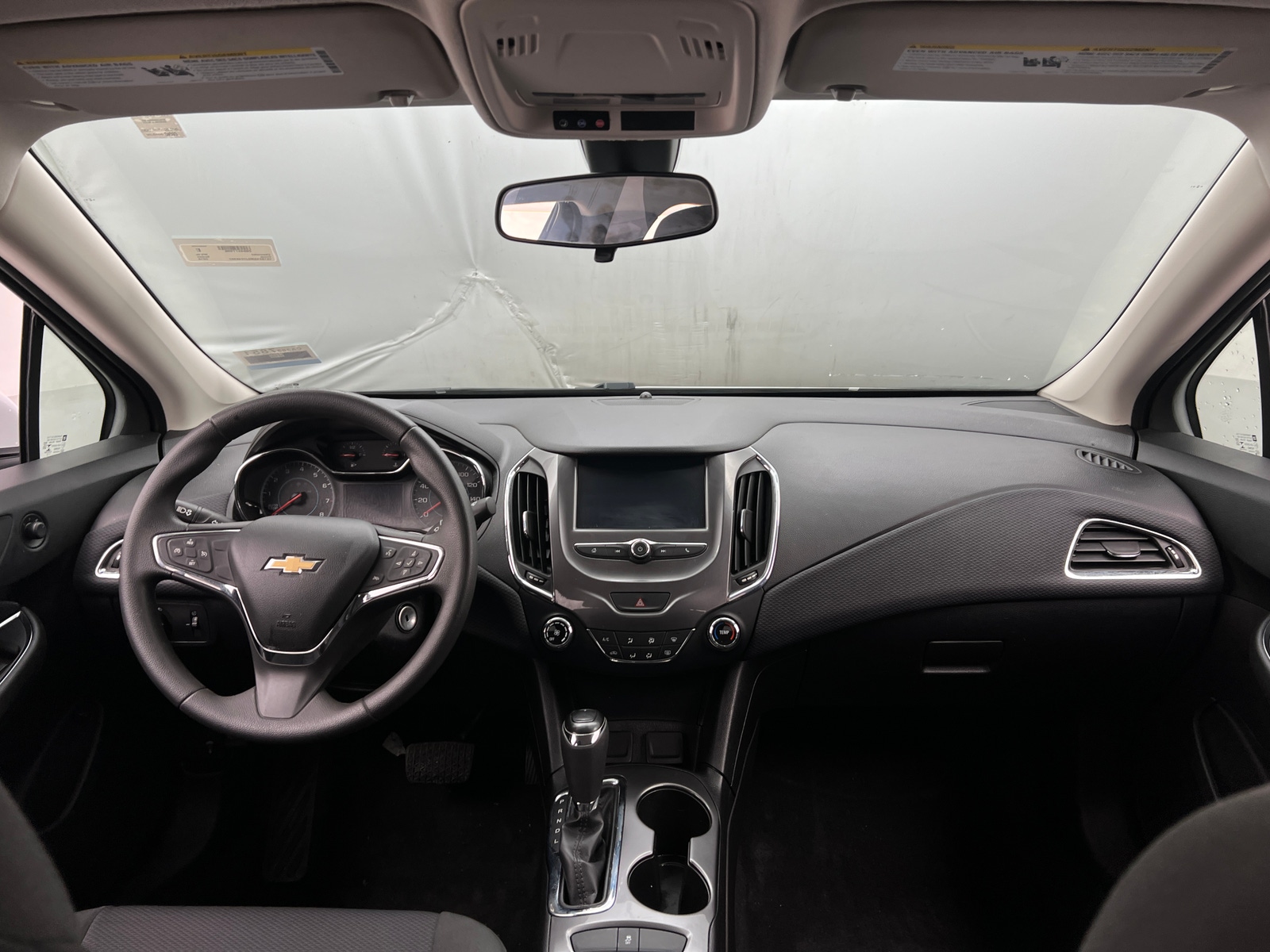 Thumbnail: 2018 Chevrolet Cruze - 3