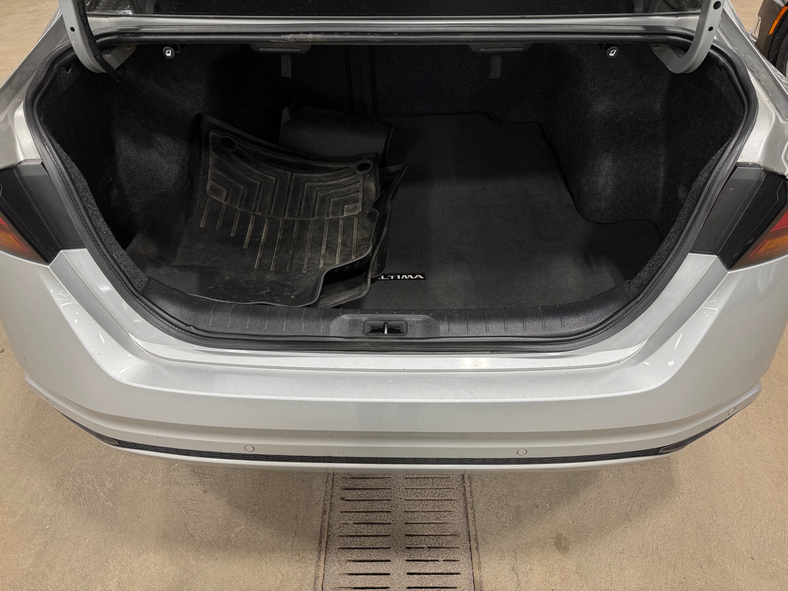 Thumbnail: 2022 Nissan Altima - 7