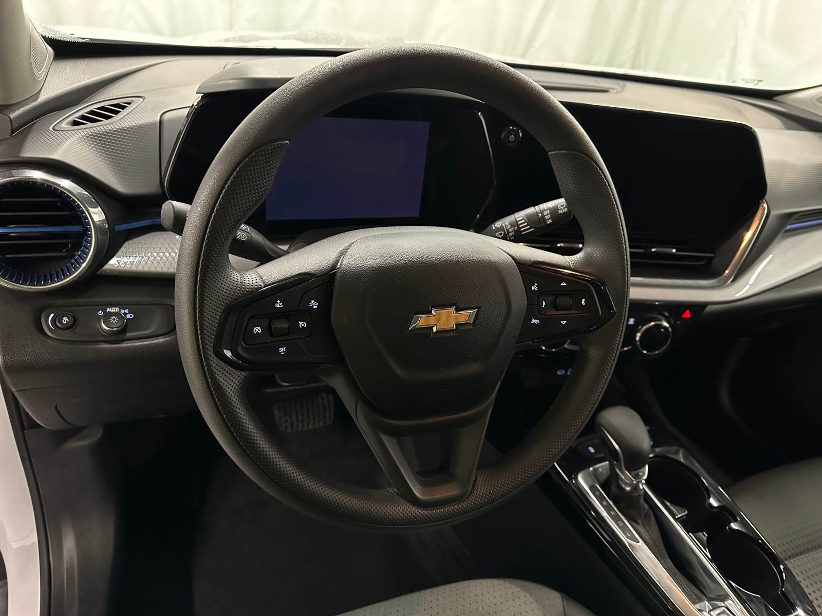 Thumbnail: 2025 Chevrolet Trax - 5