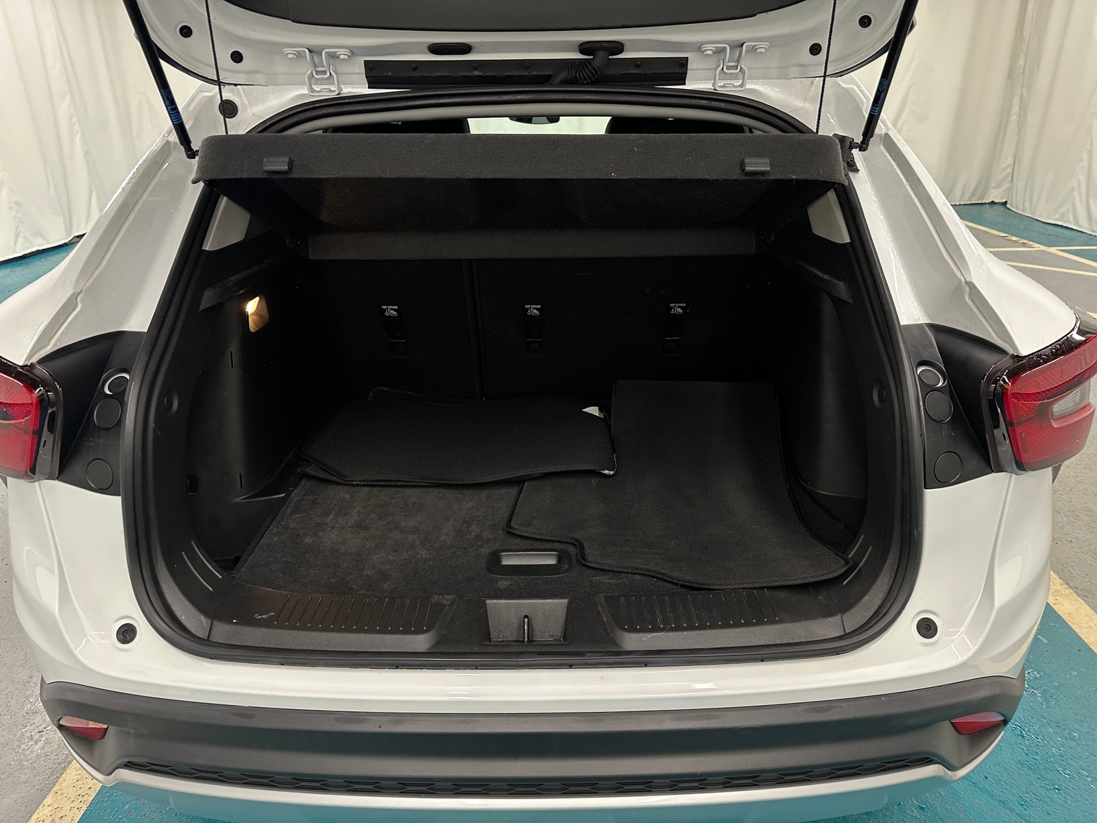 Thumbnail: 2025 Chevrolet Trax - 7