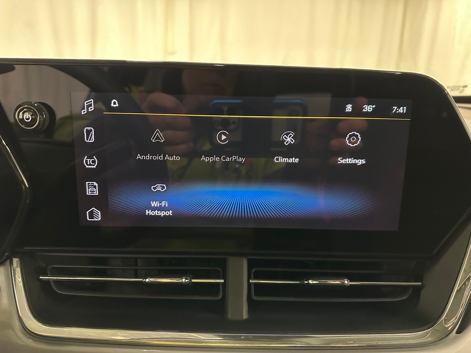 Thumbnail: 2025 Chevrolet Trax - 4