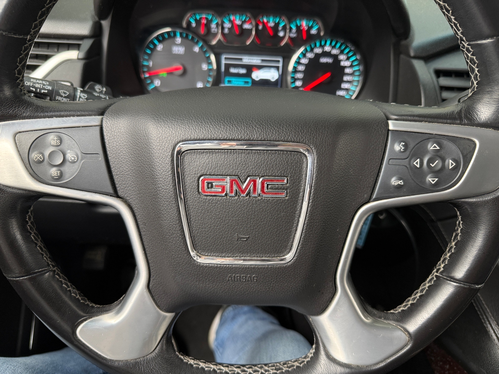 Thumbnail: 2019 GMC Yukon XL - 5