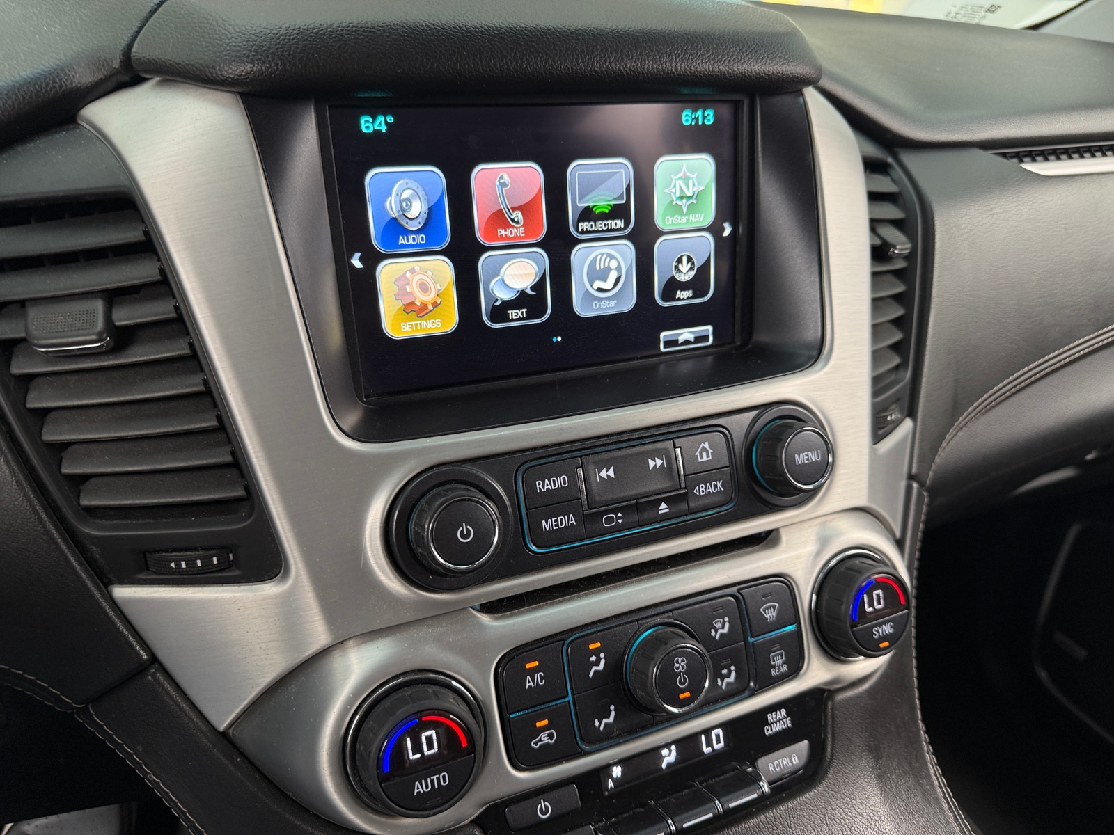 Thumbnail: 2019 GMC Yukon XL - 4