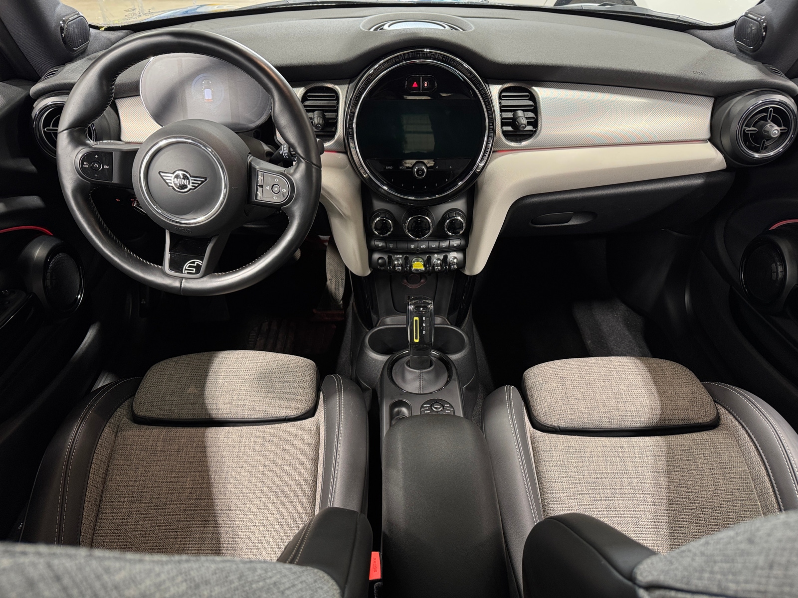 Thumbnail: 2022 MINI Cooper Hardtop - 3