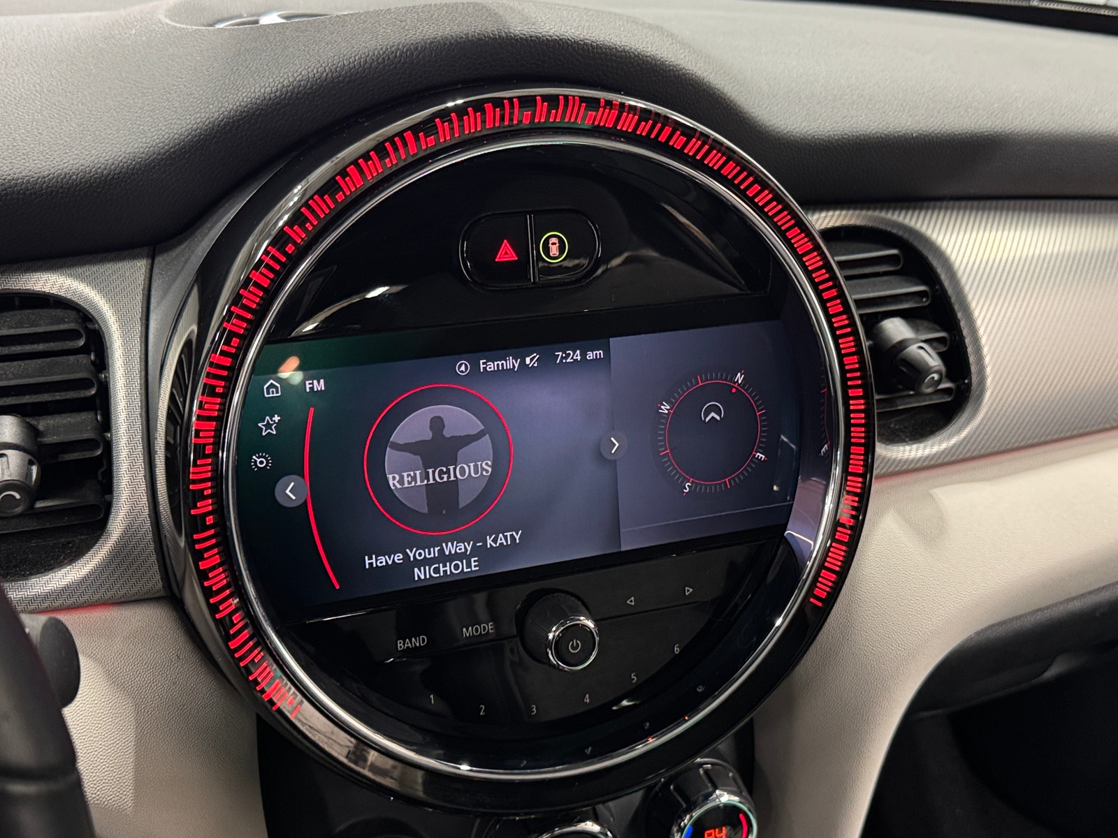 Thumbnail: 2022 MINI Cooper Hardtop - 4