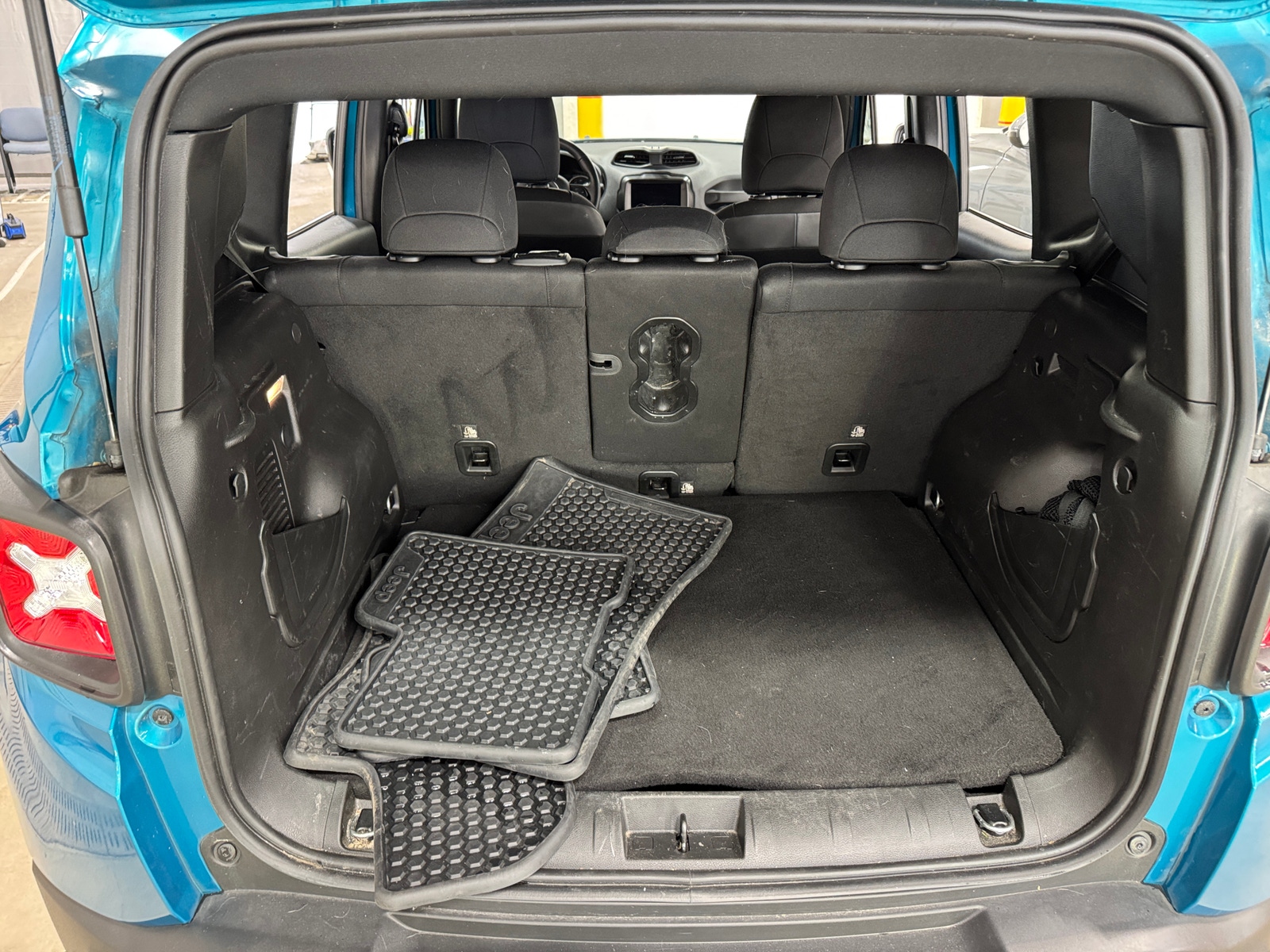 Thumbnail: 2022 Jeep Renegade - 7