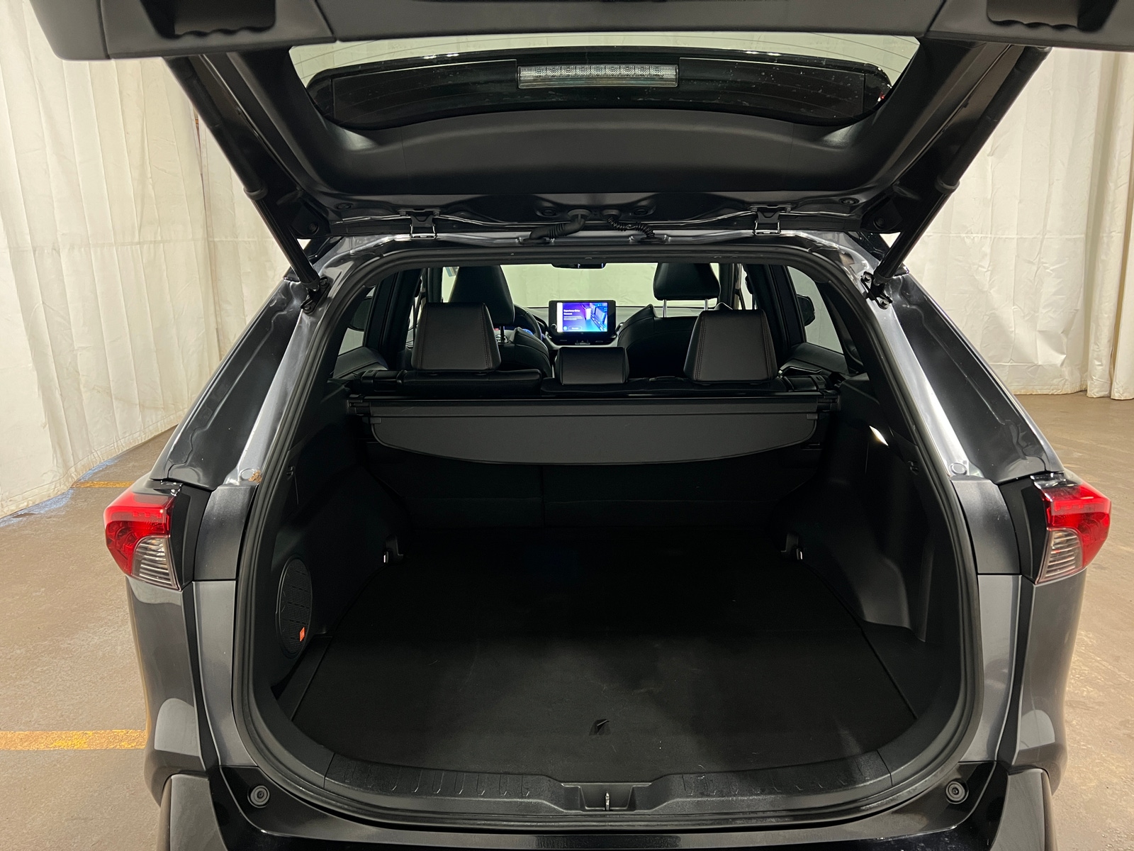 Thumbnail: 2023 Toyota RAV4 - 6