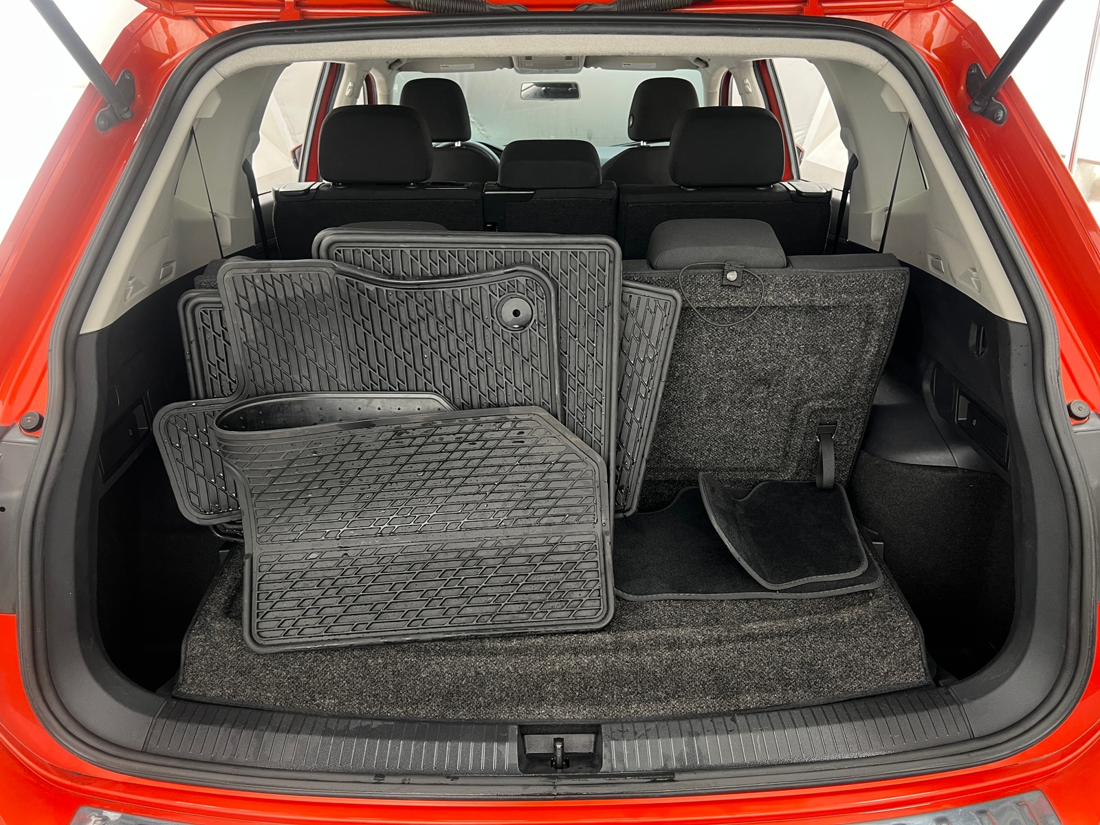 Thumbnail: 2019 Volkswagen Tiguan - 7