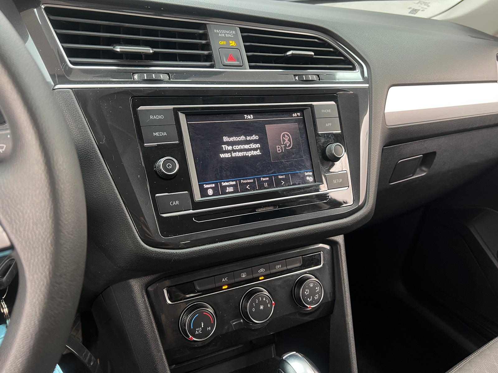 Thumbnail: 2019 Volkswagen Tiguan - 4