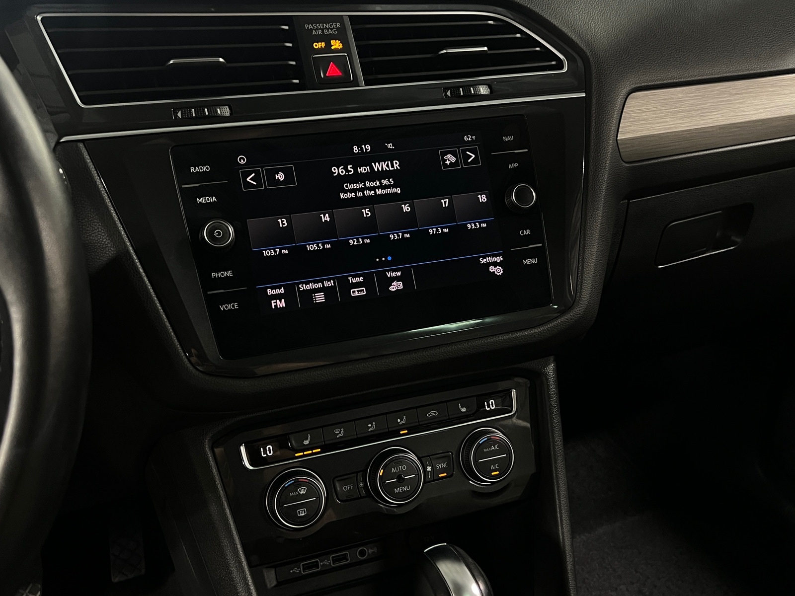 Thumbnail: 2018 Volkswagen Tiguan - 3