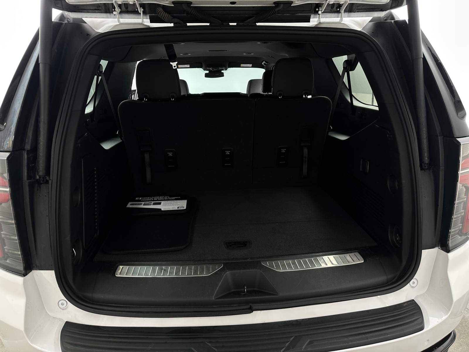 Thumbnail: 2025 Chevrolet Suburban - 6