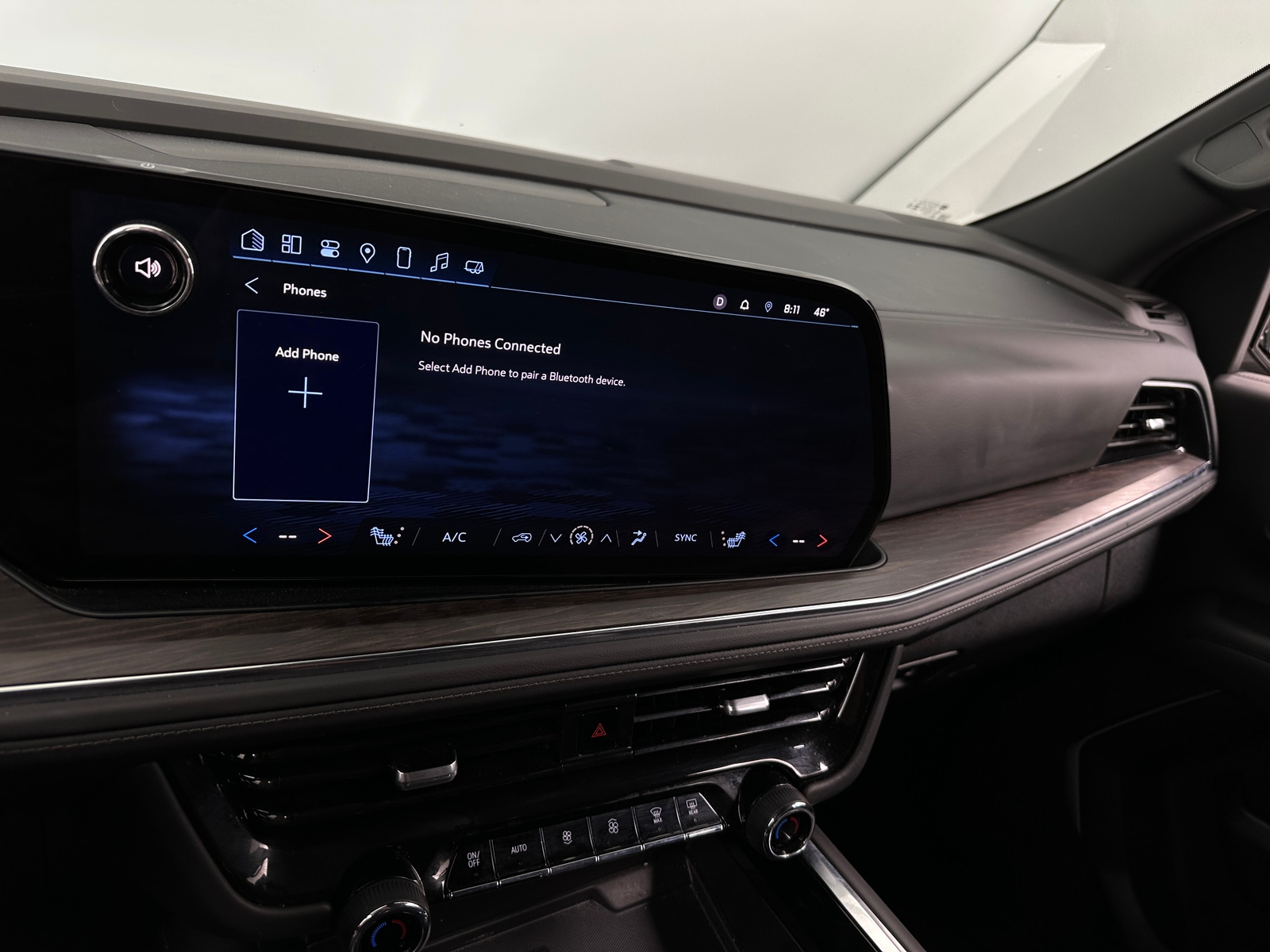 Thumbnail: 2025 Chevrolet Suburban - 3