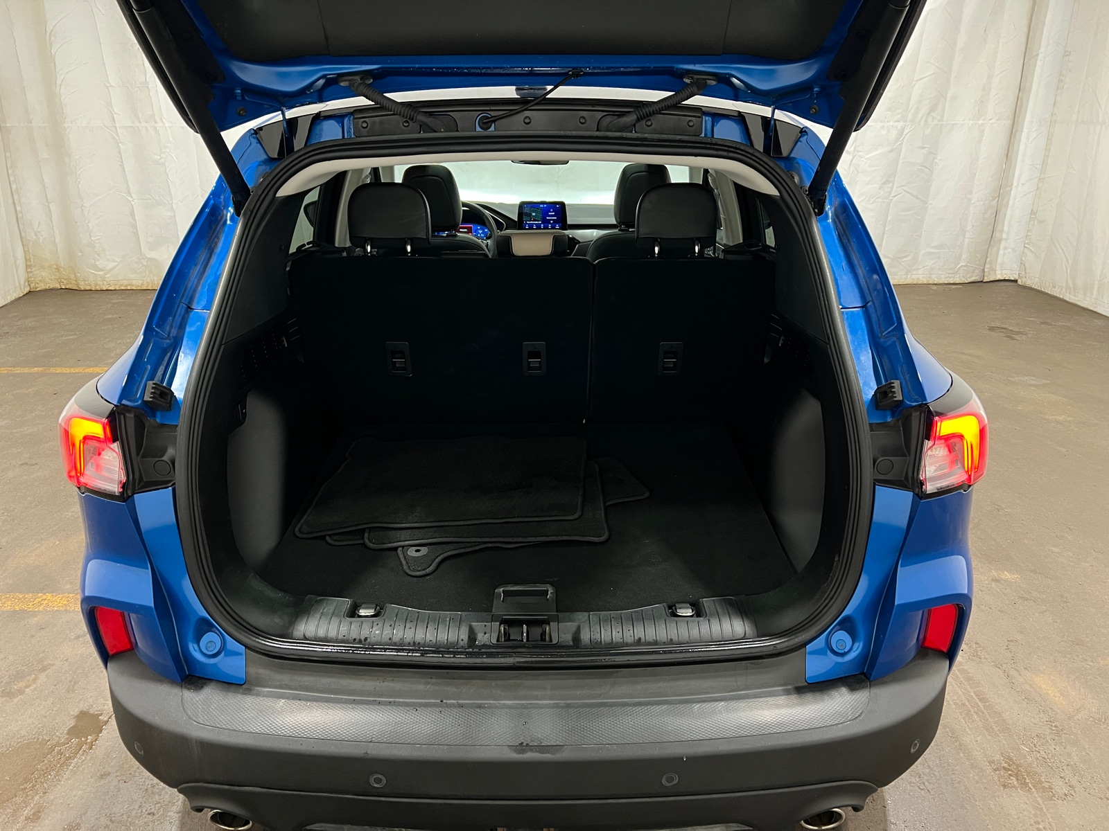 Thumbnail: 2021 Ford Escape - 6