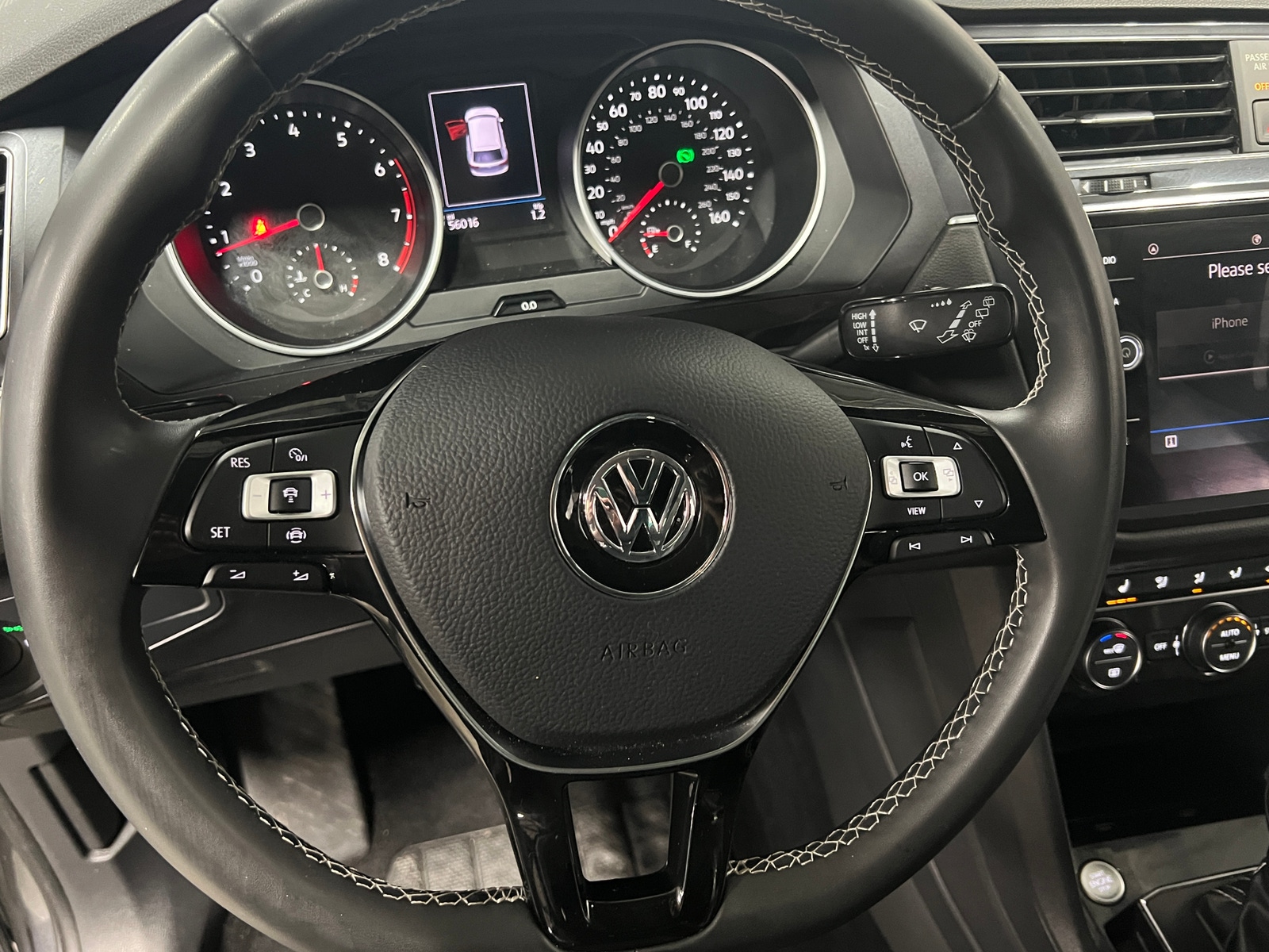 Thumbnail: 2021 Volkswagen Tiguan - 4