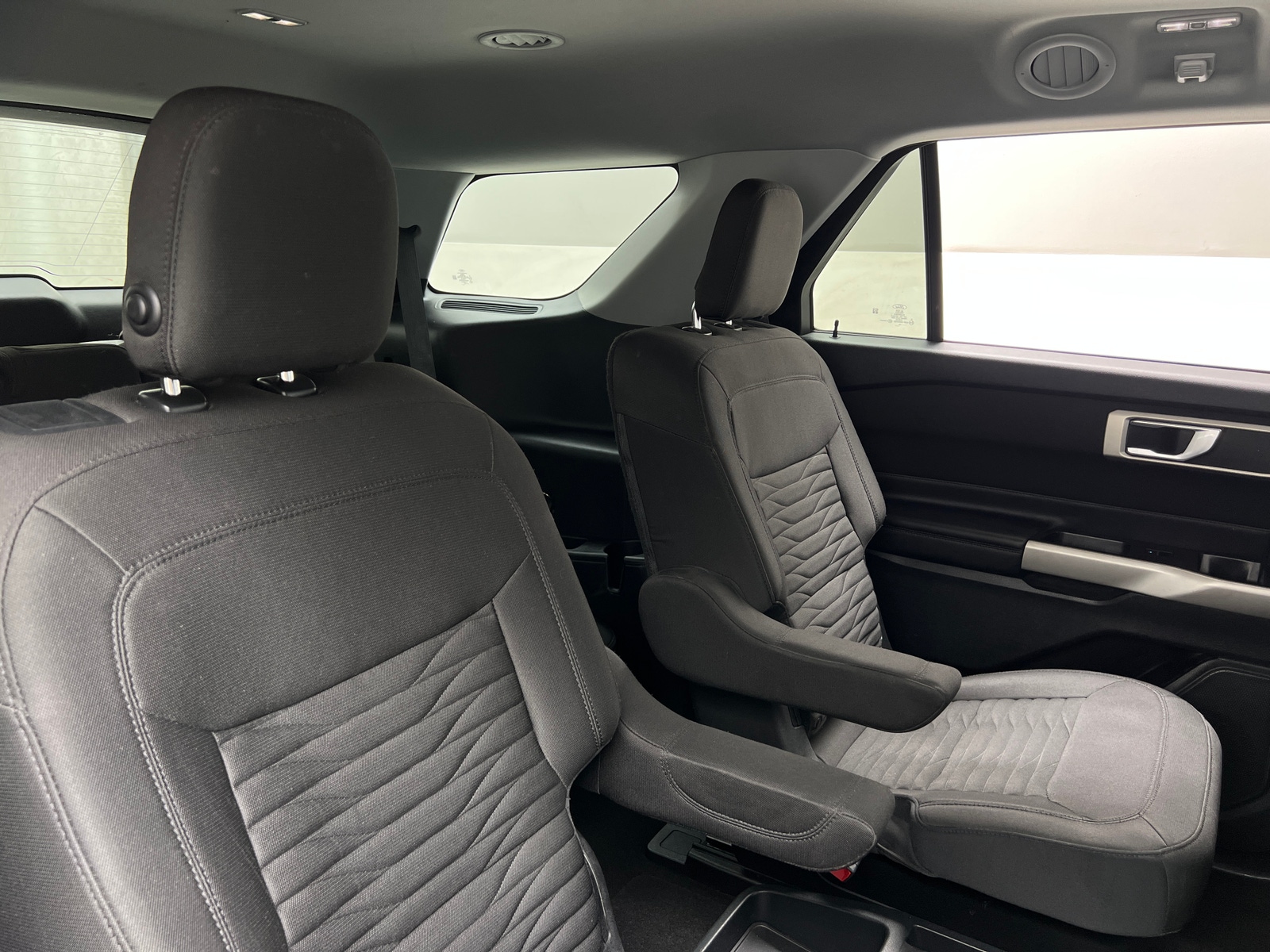 Thumbnail: 2020 Ford Explorer - 6