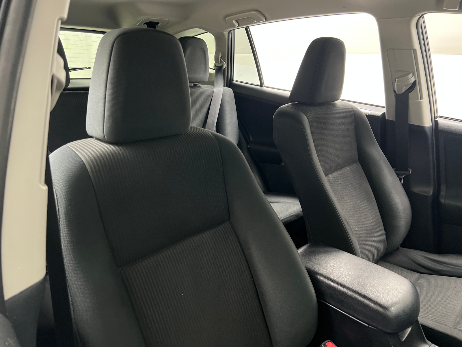 Thumbnail: 2018 Toyota RAV4 - 2