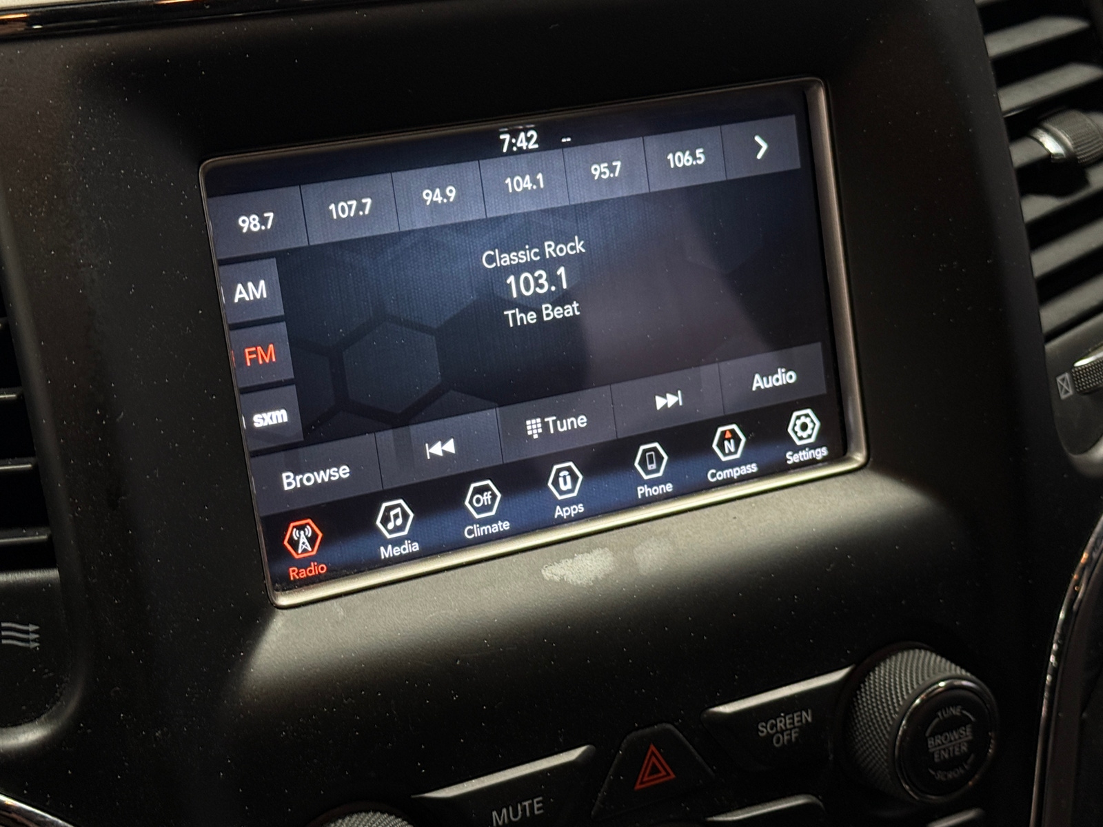 Thumbnail: 2019 Jeep Grand Cherokee - 4