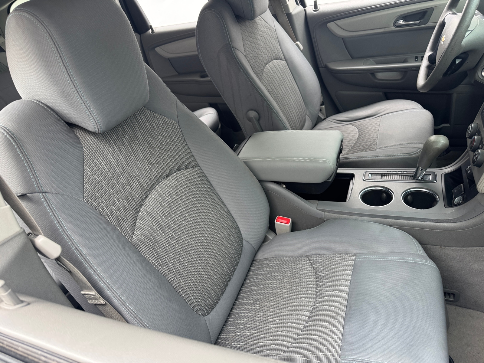 Thumbnail: 2015 Chevrolet Traverse - 2