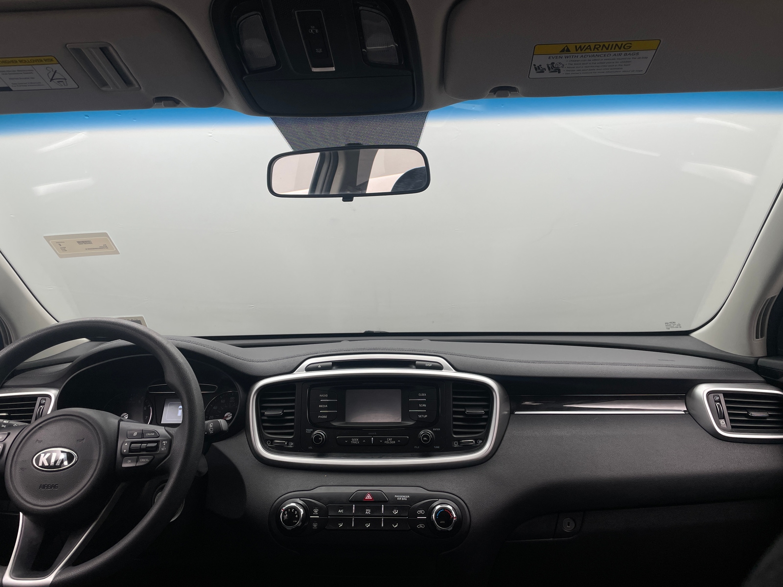 Thumbnail: 2017 Kia Sorento - 3