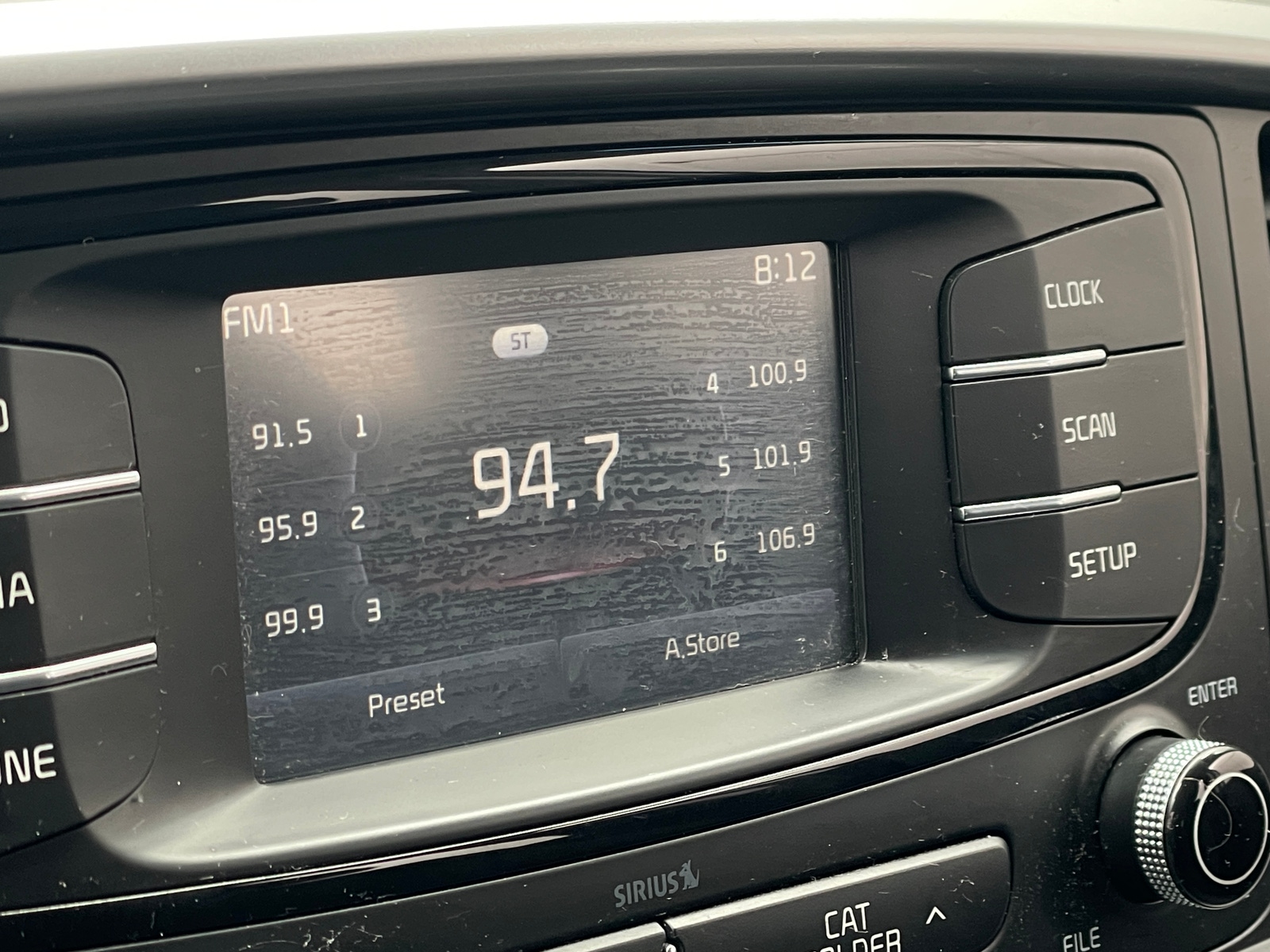 Thumbnail: 2017 Kia Sorento - 4