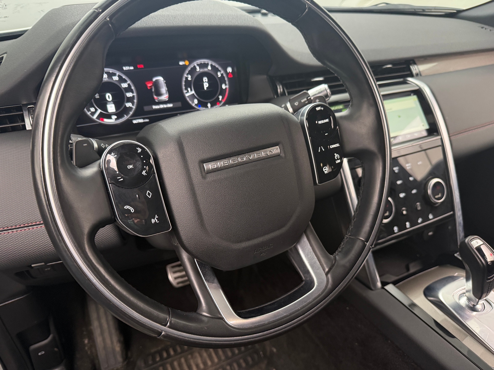 Thumbnail: 2020 Land Rover Discovery Sport - 4