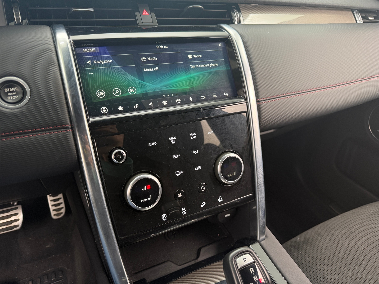 Thumbnail: 2020 Land Rover Discovery Sport - 3