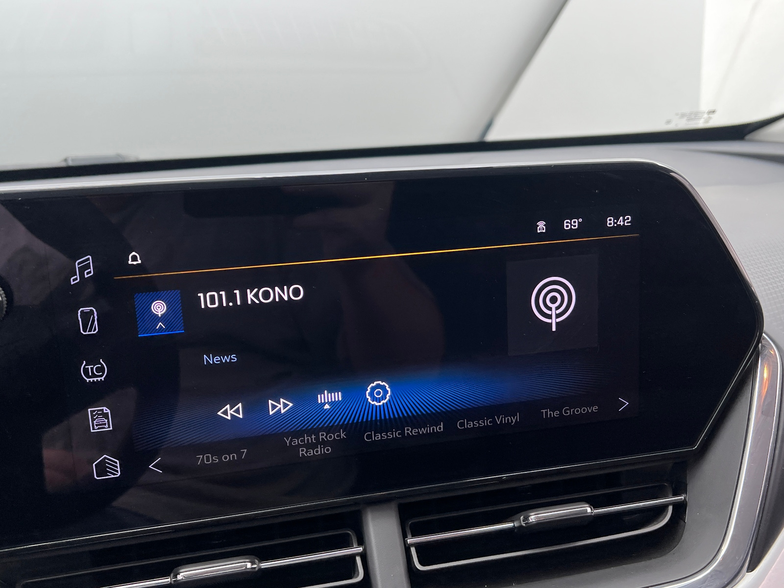 Thumbnail: 2025 Chevrolet Trax - 4